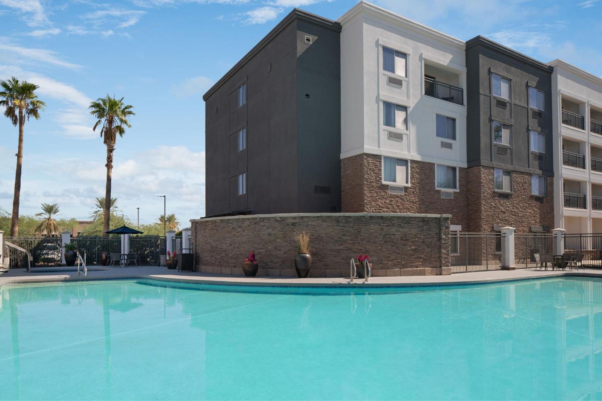 Courtyard By Marriott Phoenix West/Avondale Exterior photo